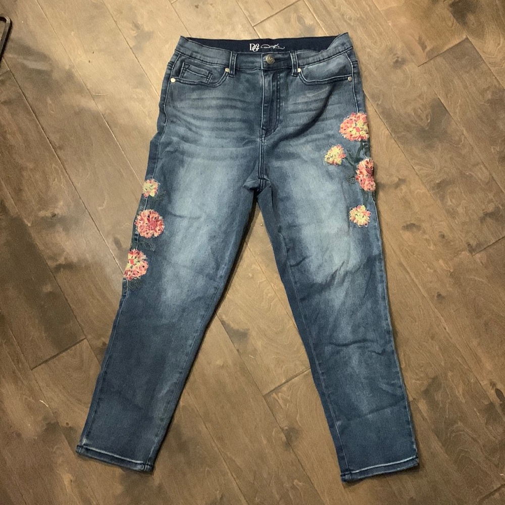 Floral Embroidered jeans!